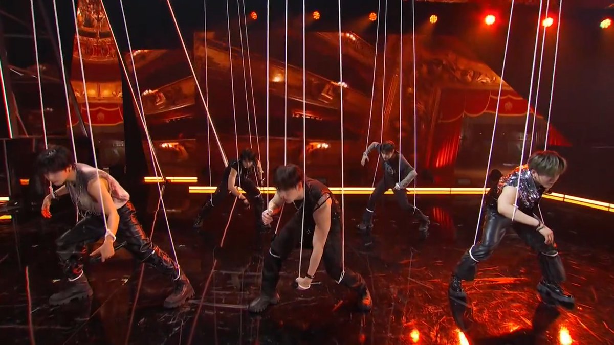Stray Kids performs ‘Bye Bye Bye’ by *NSYNC at the #AMAs50.