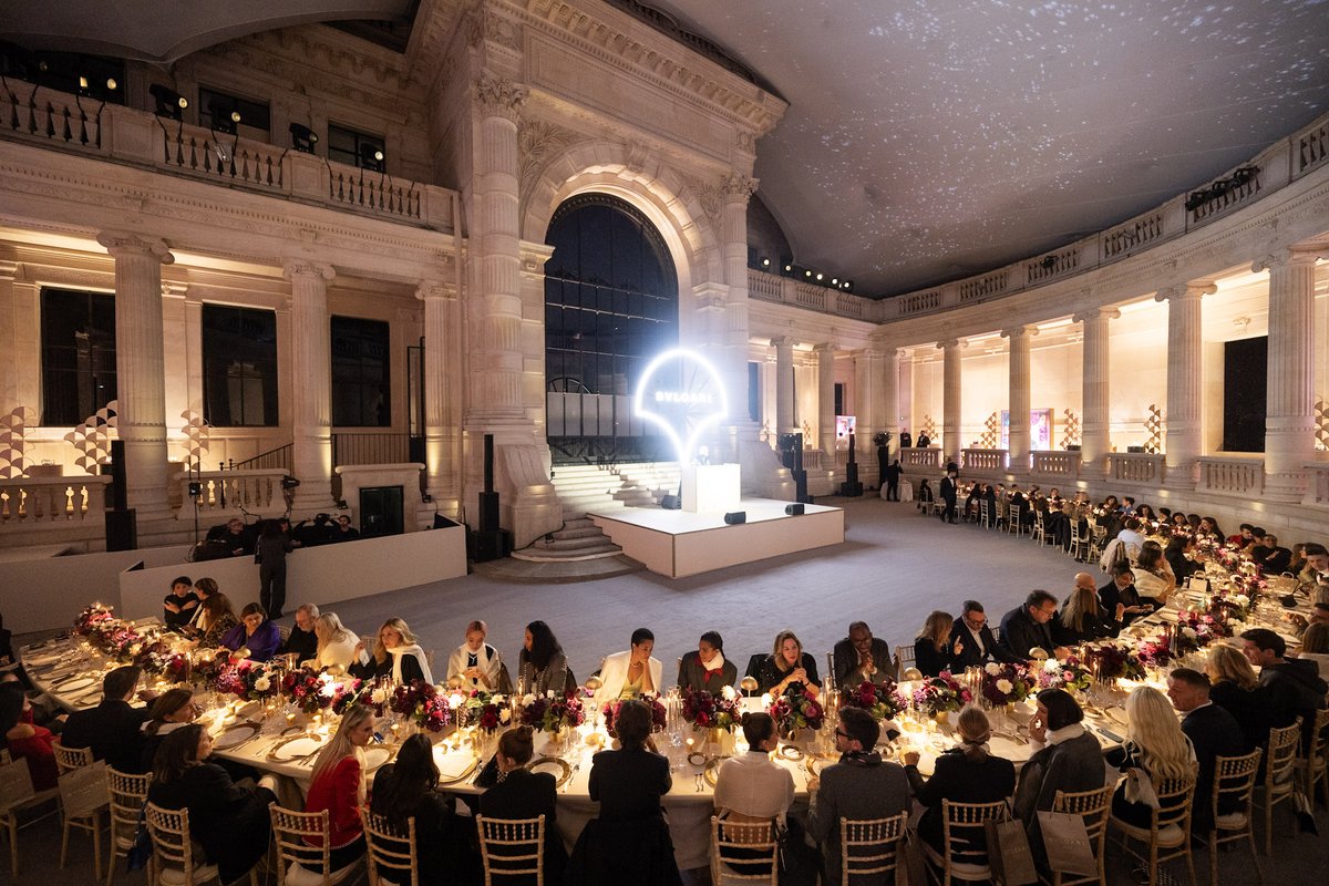 A look inside the unforgettable #BvlgariCalla launch event in Paris. Special guests enjoyed a gala dinner, with immersive projections and dance performances between courses, in celebration of the new bag collection by Mary Katrantzou. Discover more at