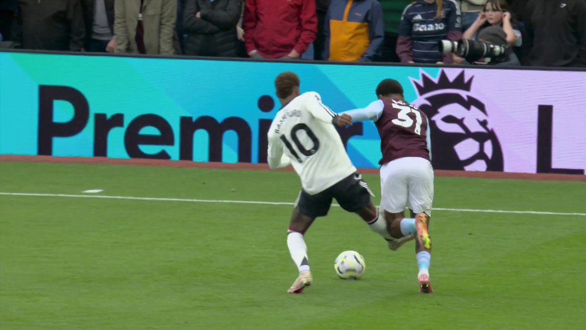 "He gets a little bit lucky" 👀 Dermot Gallagher says Marcus Rashford was fortunate not to see red against Aston Villa but liked how the referee dealt with the situation 🟥