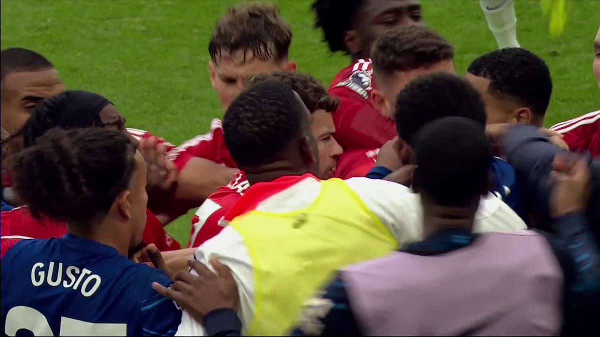 "This is a new angle, it's up to the FA to decide what to do." Dermot Gallagher and Ref Watch on Chelsea and Nottingham Forest's scuffle at Stamford Bridge ๐ค๐