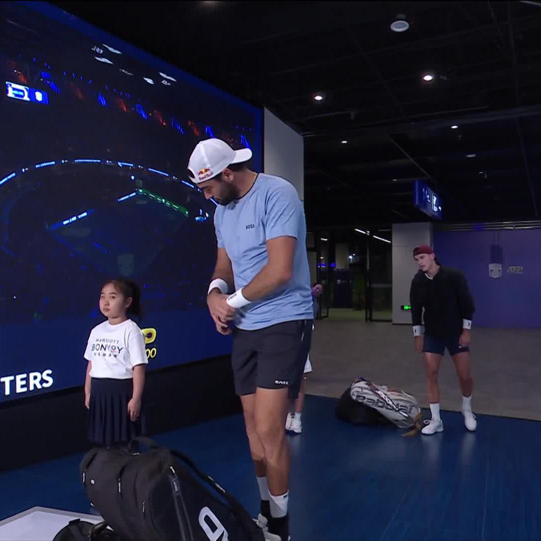 Making new friends 🥹 Matteo Berrettini #RolexShanghaiMasters