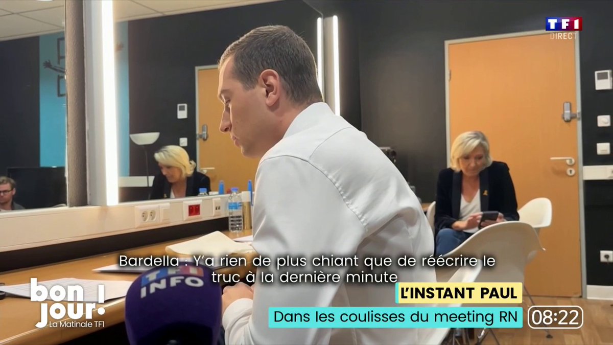 Dans la loge où Bardella relit son discours: «je n’ai rien entendu dans le discours de politique générale de monsieur Barnier » Marine Le Pen fait la moue : «De monsieur?» Bardella «De Michel Barnier» Marine Le Pen «Ouais, je suis pas fan de monsieur moi»