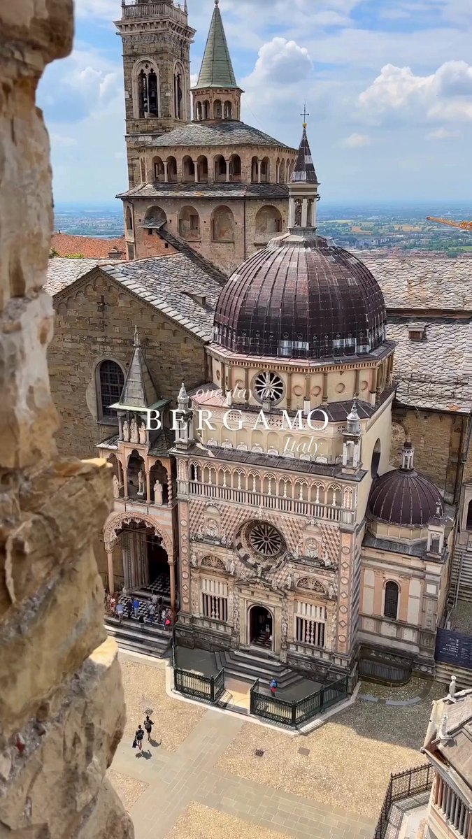 A little hidden gem for you, dear 𝕏 friends Bookmark it and look it up on the map: the beautiful city of Bergamo - Italy 🇮🇹 Not far from Milan, but far more livable and enjoyable ✨
