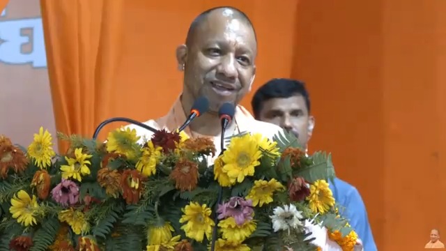 हमारा हिंदू धर्म स्पष्ट कहता है कि 'अहिंसा परमो धर्म:' लेकिन, राष्ट्र रक्षा के लिए, धर्म रक्षा के लिए, निर्दोष लोगों को बचाने के लिए हिंसा करनी पड़े तो 'धर्मसम्मत' मान्य है और यह आह्वान भारत का 'शास्त्र' करता है...