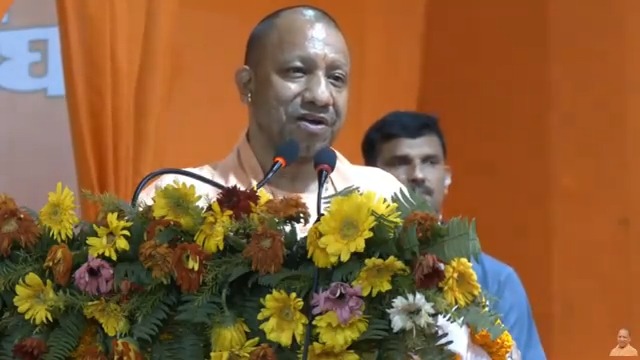 जिस बंगाल से जगज्जननी माँ भगवती के अनुष्ठान का शुभारंभ होता है, आज उस बंगाल में स्वयं ही सनातन धर्म असहाय-असुरक्षित दिखता है...