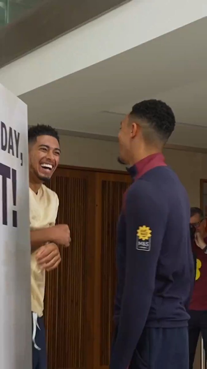 A birthday surprise for Trent Alexander-Arnold? Of course, Jude Bellingham had something to do with it 😂