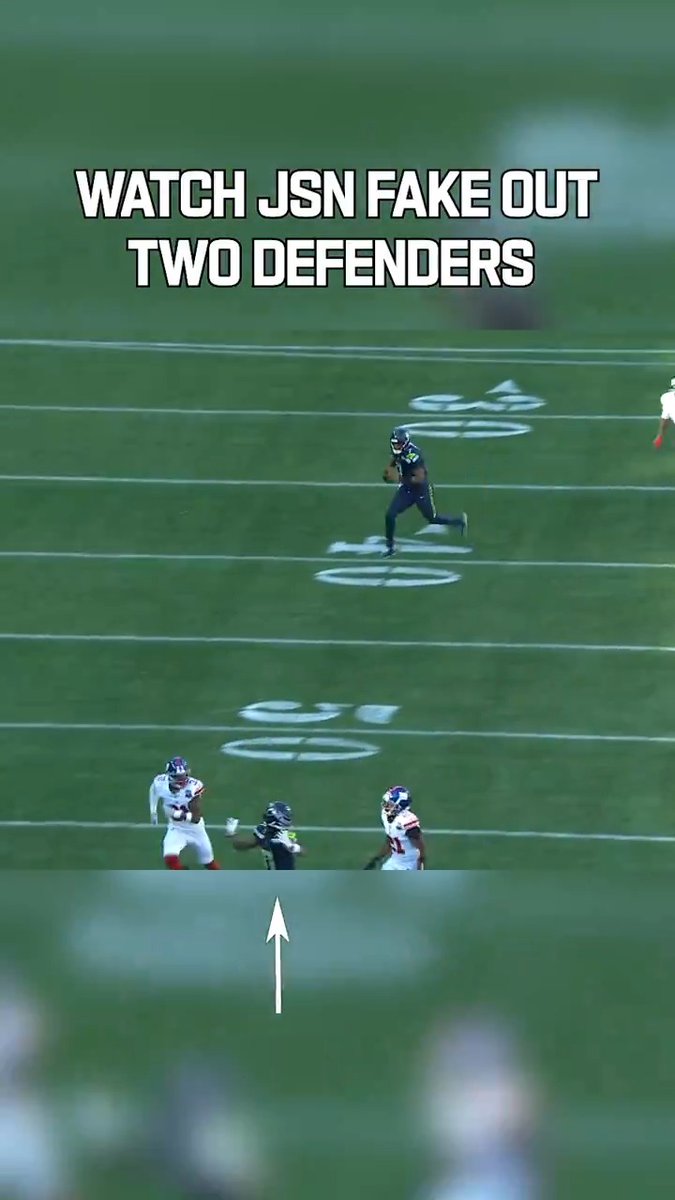 sold the pass the entire way 😮 (h/t @sharpclarkenfl)