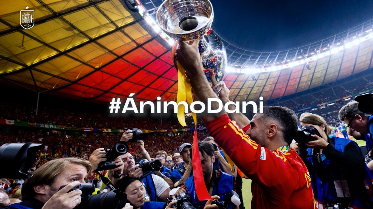 Acabamos de empezar la concentración y ya te echamos muchísimo de menos. Ya sabes que te apoyamos, aquí estamos para lo que necesites y te esperamos con los brazos abiertos, Dani Carvajal Ramos. 💪🏼 Recupérate pronto y vuelve a casa, vuelve con nosotros a la Selección Española Masculina de Fútbol. #ÁnimoDani