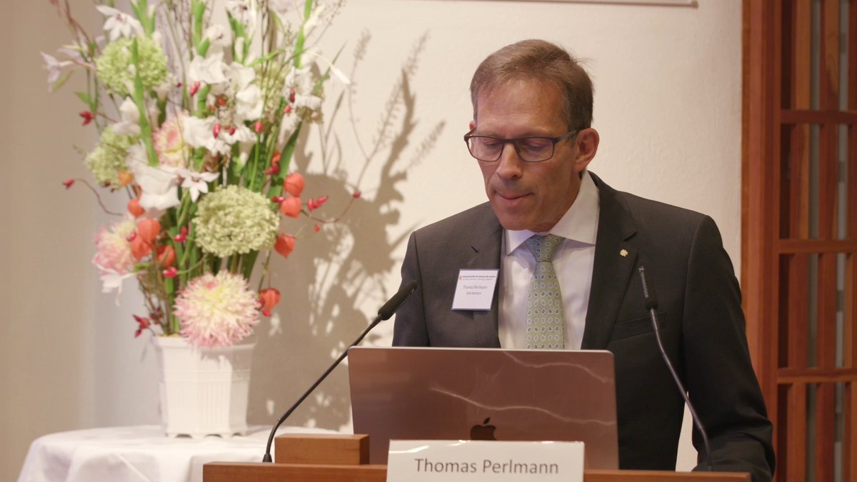 Watch the very moment the 2024 Nobel Prize in Physiology or Medicine was announced earlier today. Presented by Thomas Perlmann, the secretary of the medicine committee. See the full announcement: #NobelPrize