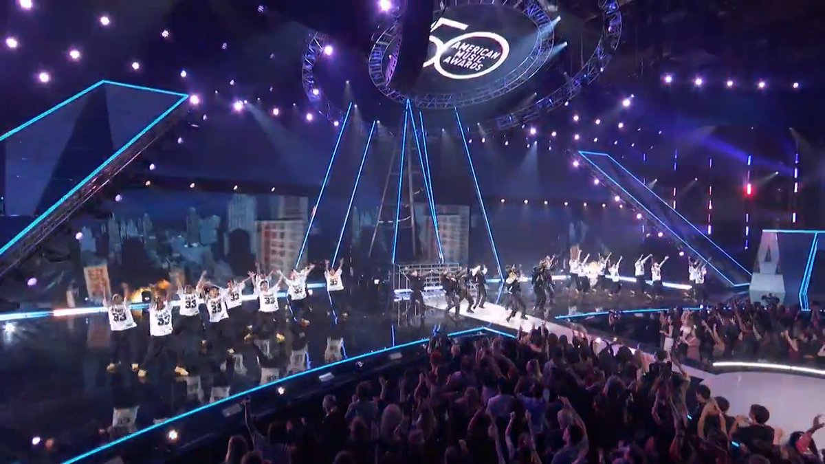Can't stop listening to this "Bye Bye Bye" + "Chk Chk Boom" mashup from last night's Stray Kids performance 💥 Watch the #AMAs50 special streaming now on Paramount+!