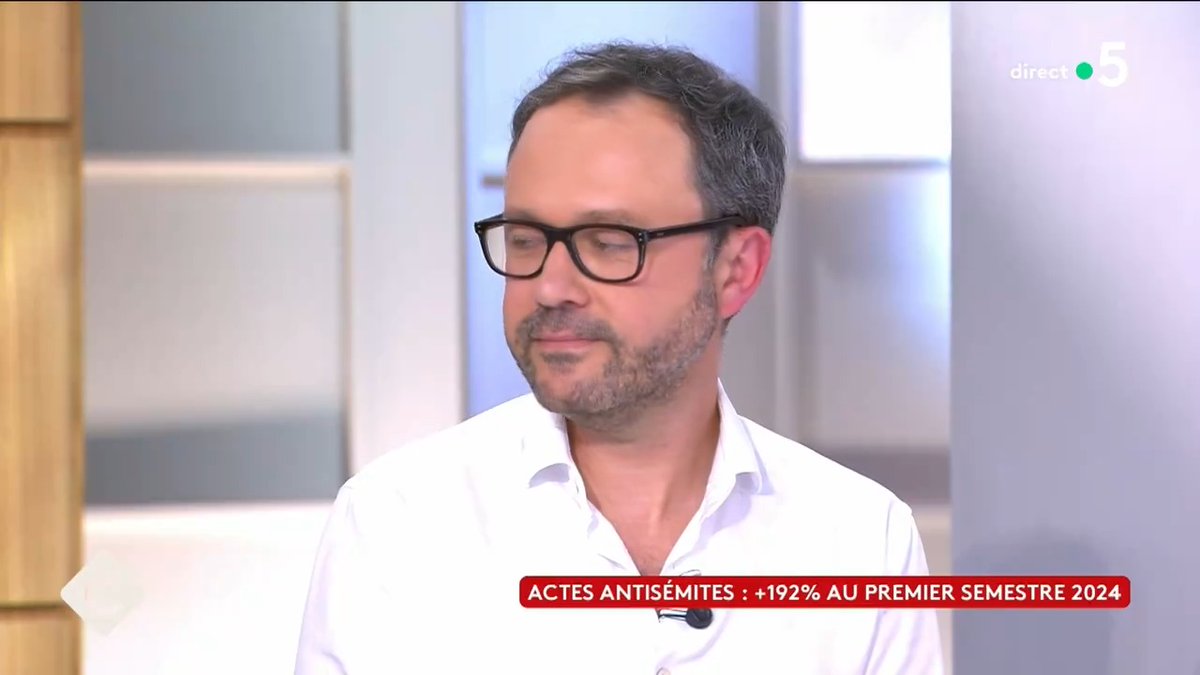 “Les enfants apprennent à lire avec des poèmes qui haïssent Israël et qui parlent d'aller un jour faire la guerre. C’est quelque chose qui a existé partout dans le Moyen-Orient.” - Riad Sattouf Actes antisémites : +192% au premier semestre 2024, le constat dans #CàVous
