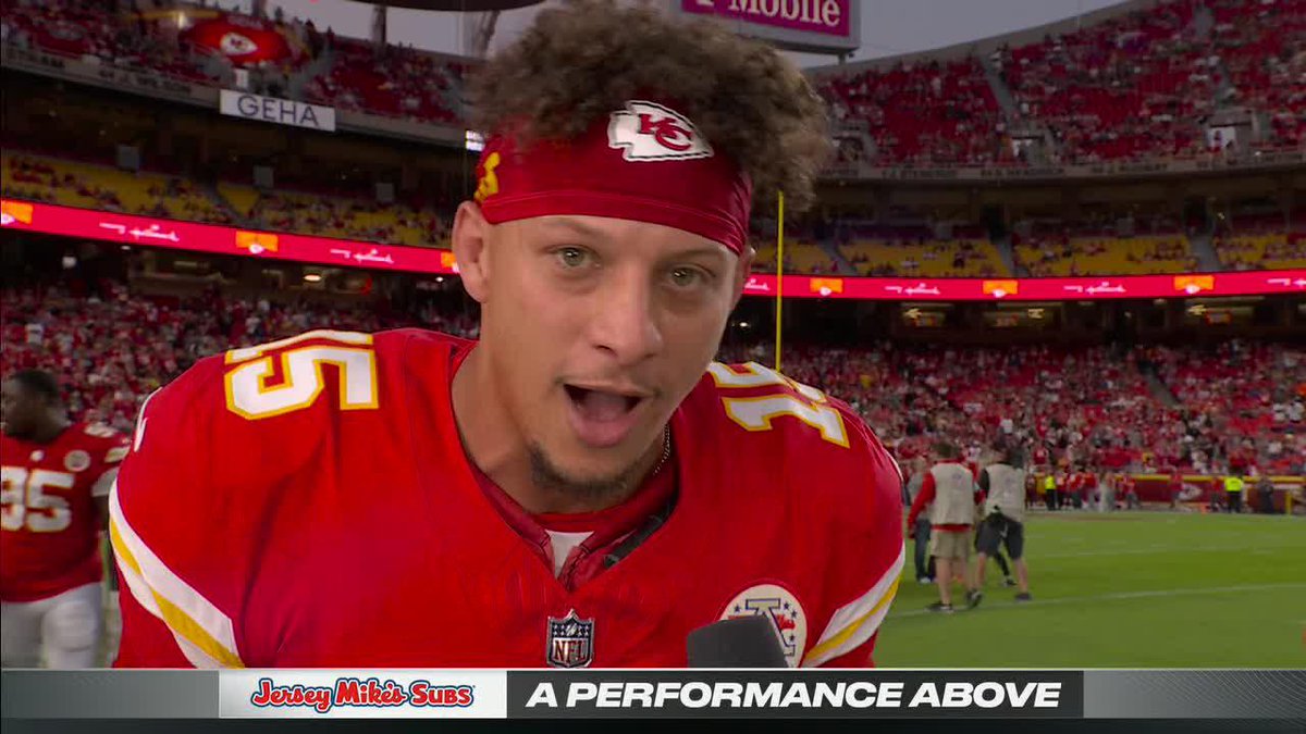 "Hey Sterling, go to bed!" Patrick Mahomes with a message for his daughter 😂