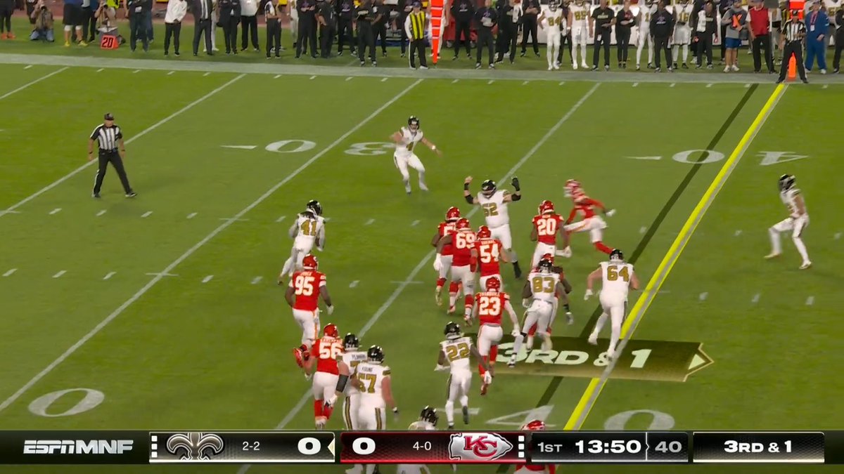 Alvin freakin' Kamara. Insane. 🎥 ESPN