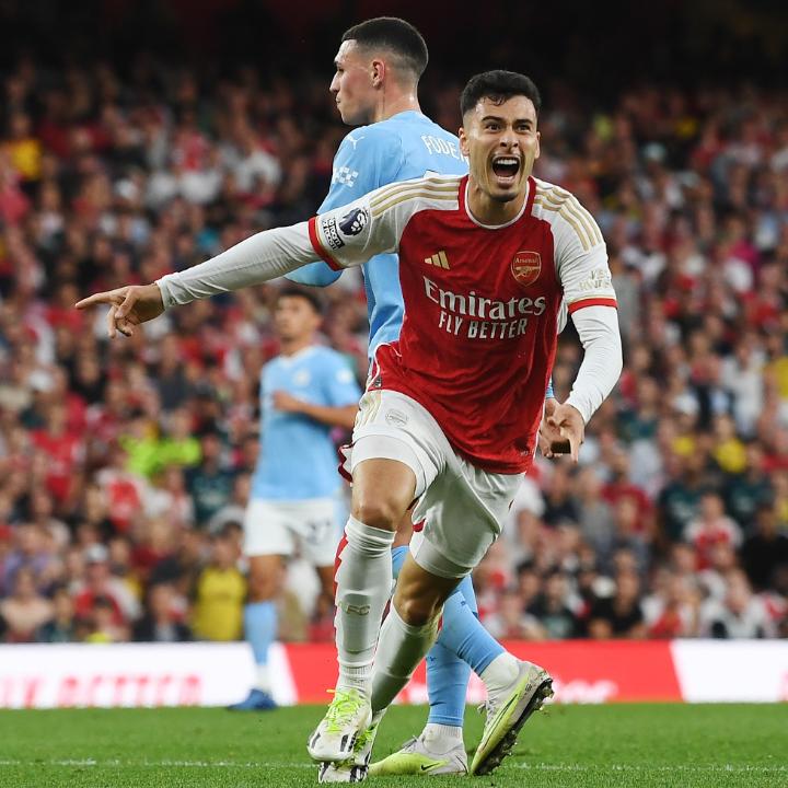 The Emirates Stadium roar 😍 ⏪ On this day last season, Gabi raised the roof in N5 🔊