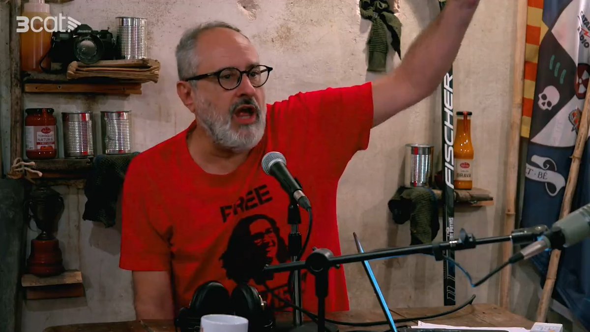 "Un dels grans problemes de Catalunya és el Barça." @AntonioBanos_, sense por de la controvèrsia al #BúnquerCatRàdio! El club blaugrana hauria de desaparèixer? @EnPeyu Jair Dominguez @Neusssi