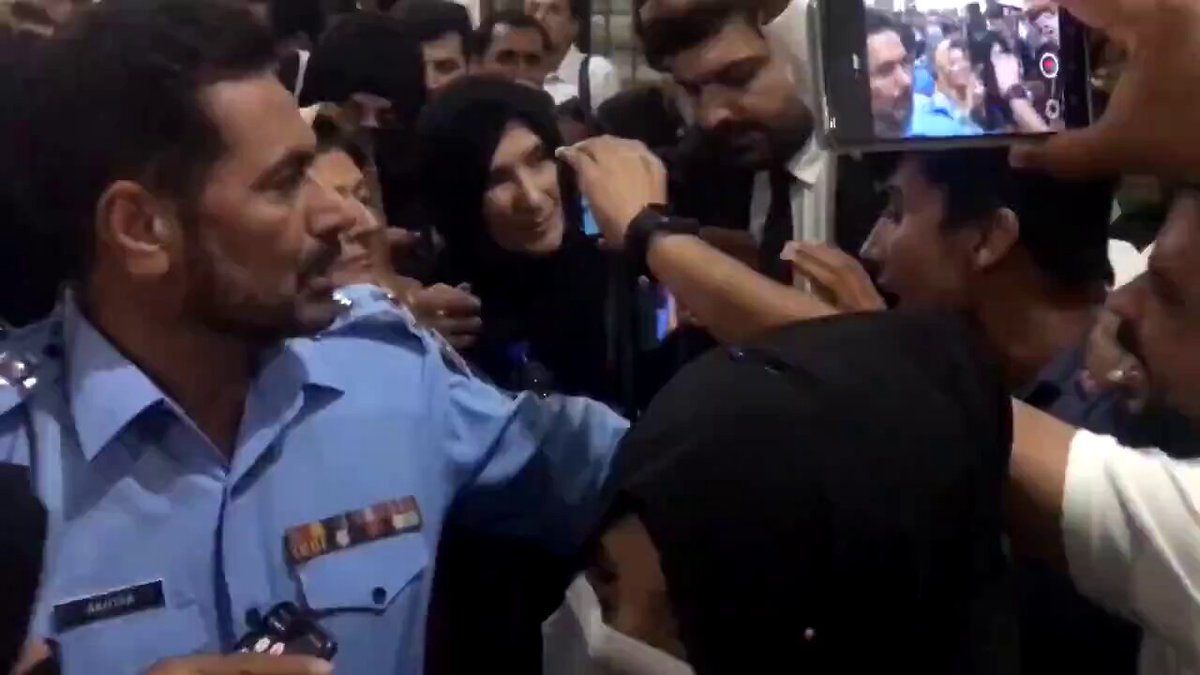 احتجاج جاری رکھیں جب تک عمران خان رہا نہیں ہوتے۔
