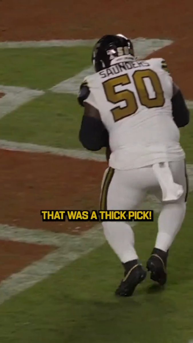 Kevin Harlan was on the radio call for the Khalen Saunders interception last night... It’s as good as you thought it would be. 🐐 (🎥 NFL)