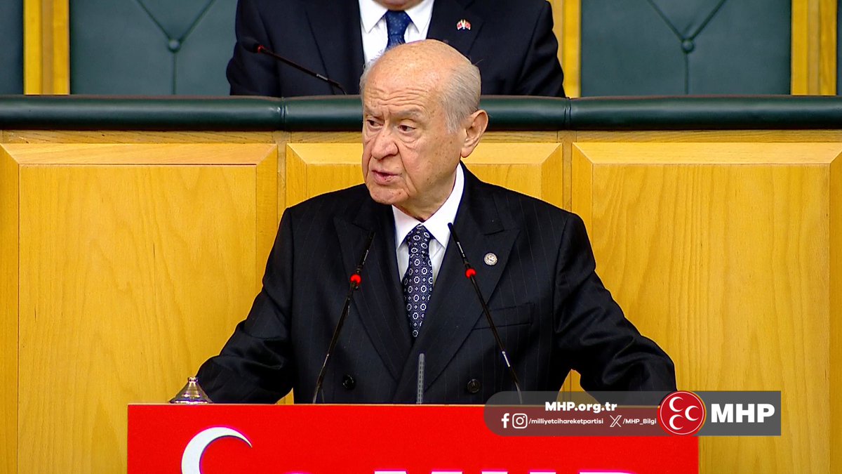 Mazlum toplumlara karadan ve havadan ölüm tuzağı kuran tek dişi kalmış İsrail canavarının tam karşı cephesinde etten duvar öreriz, şehadetten anıt dikeriz, Ya Allah Bismillah diyerek gövdemizi vatanımızın her karışına germekten kaçmayız, korkmayız, tereddüt göstermeyiz.