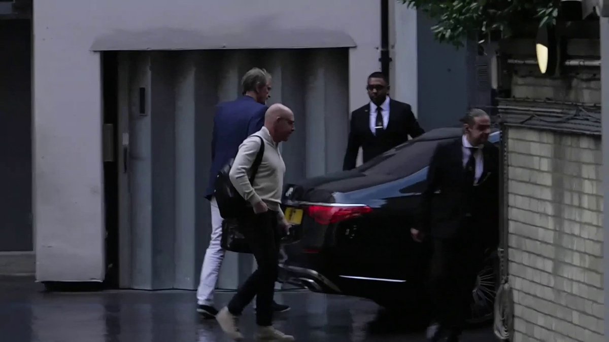 "There is no indication that a decision has been made" 🗣️ Kaveh Solhekol reports on the Manchester United monthly executive meeting, which has just finished with the future of Erik ten Hag on the agenda 🚨