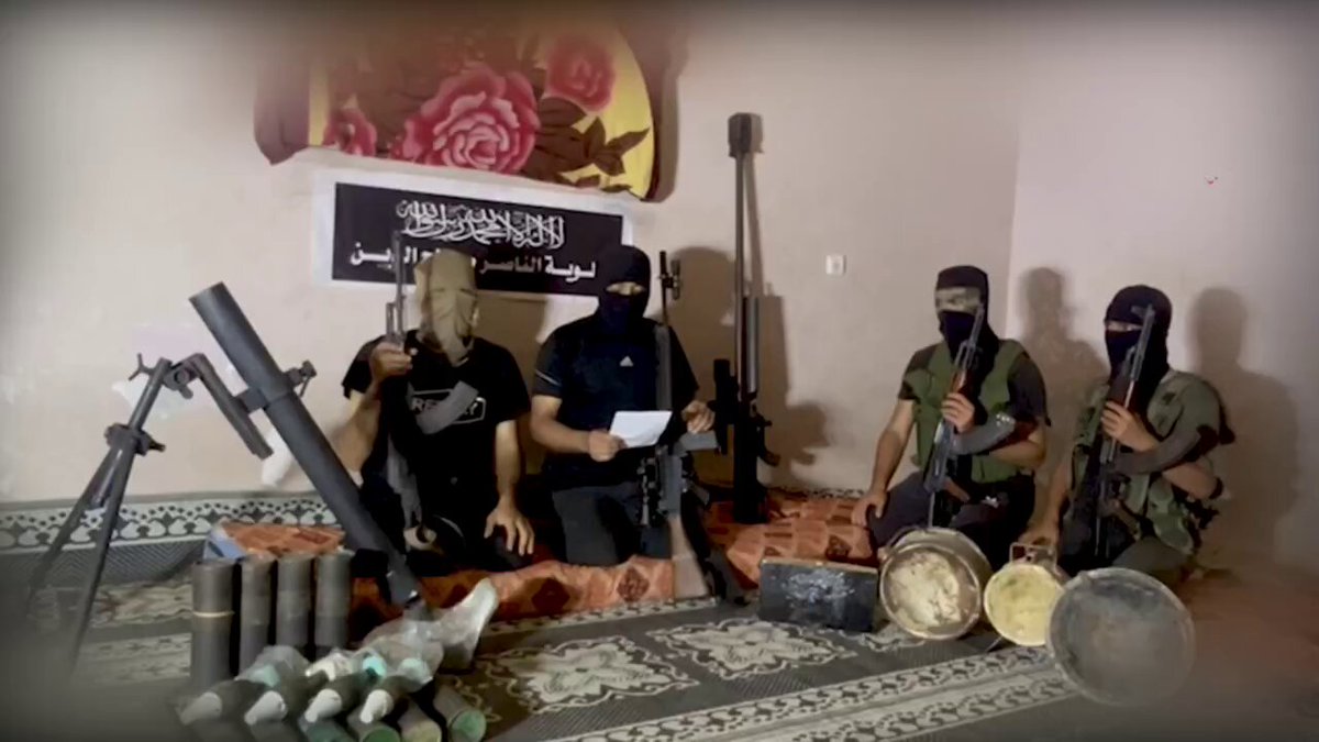 ألوية الناصر صلاح الدين شمال غزة تتربص بجنود الاحتلال الصهيوني وتتوعدهم بإرسالهم إلى الجحيم. Al-Nasser Salah al-Din Brigades in northern Gaza are waiting for the Zionist occupation soldiers and threatening to send them to hell.