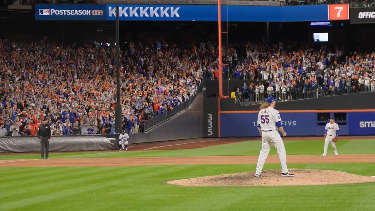THE VIBES ARE IMPECCABLE IN QUEENS! #NLDS