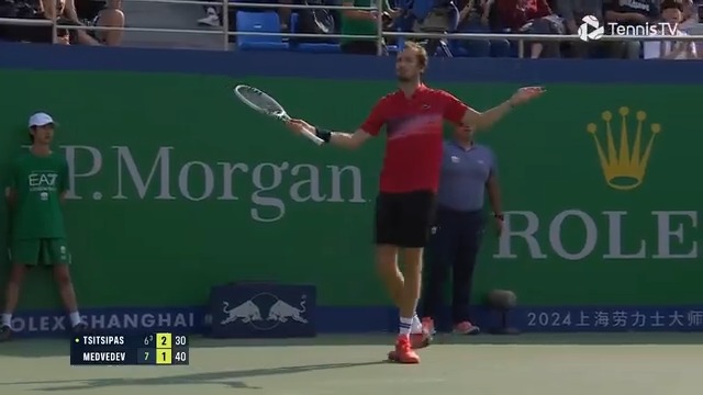 Cutting shapes in Shanghai 🕺 Daniil Medvedev | Rolex Shanghai Masters | #RolexShanghaiMasters