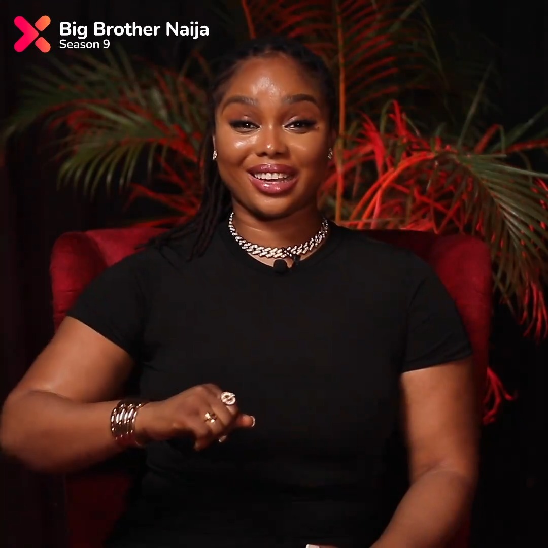"Come for Biggest O, if she has time and she's not busy living her beautiful life, she will come for you. Catch that 😏" ~ Onyeka replies mean tweeters 😚 #BBNaijaS9 #BBNaija