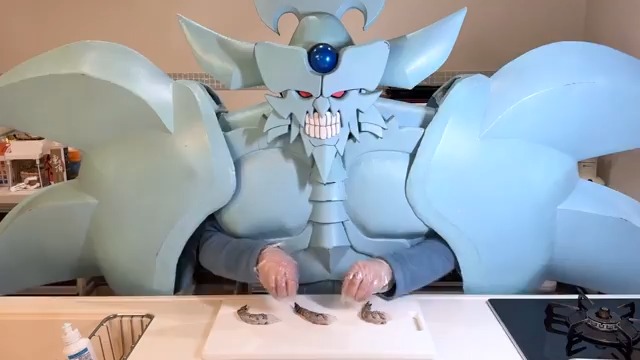 エビの天ぷらを作るオベリスクの巨神兵