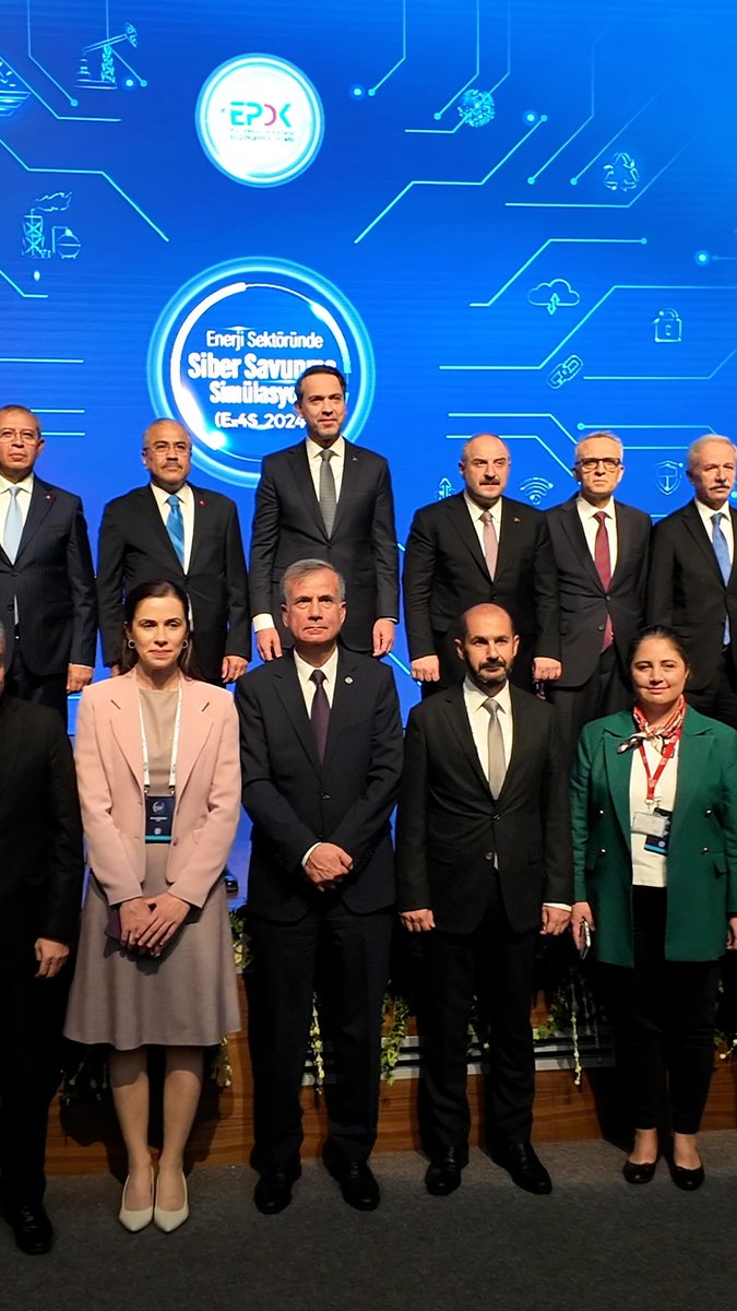📌 Enerji Sektöründe Siber Güvenlik Simülasyonu Olası siber saldırıların senaryolaştırılmasıyla; - Kritik altyapılarımız korunacak, - Teknik ve yönetsel becerilerimiz artacak, - Devletimizin siber tehditlere karşı mukavemet gücü artacak. Milli Teknoloji Hamlesi çerçevesinde Türkiye'nin siber güvenlik alanını güçlendirmeye devam ediyoruz.