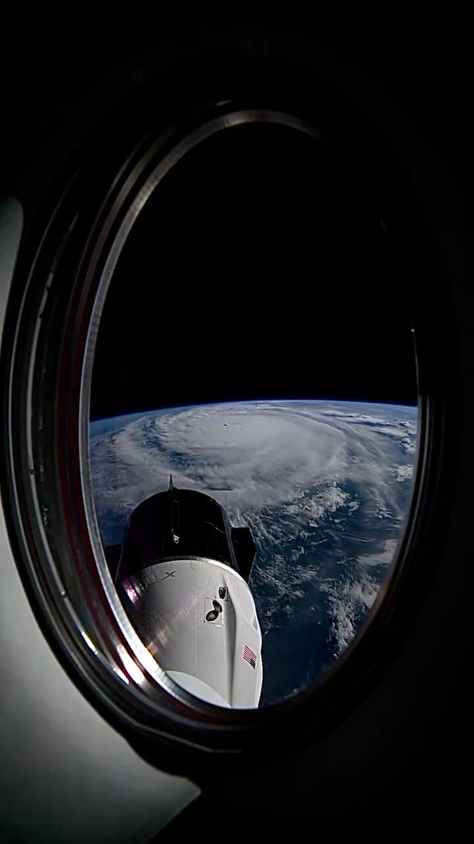 Así se ve el huracán Milton desde la cápsula Dragon Endeavour, el cual se dirige hacia Florida, EE. UU. 👇 📹 Matthew Dominick