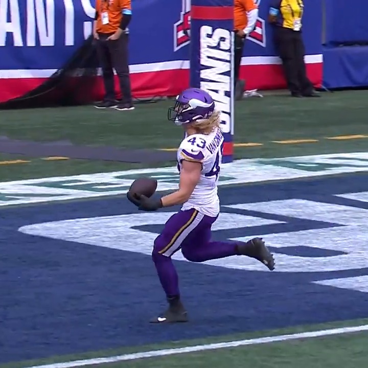 .Andrew Van Ginkel has 4 career INTs... 3 of them have been returned for a touchdown. 🔥 Cisco