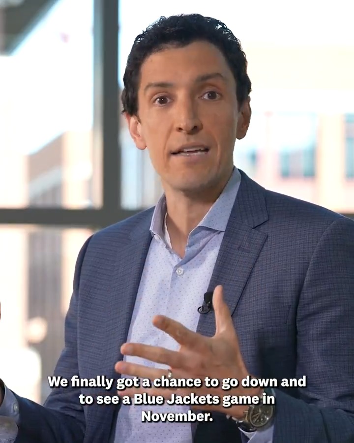 A full-circle opportunity for Steve Mears. 🎙️ 🏒 The new TV play-by-play voice of the Columbus Blue Jackets has warm memories of watching the inaugural #CBJ game in 2000 from his apartment at Bowling Green -- and skipping poker night to do so! #CountdownToFaceOff | Jody Shelley