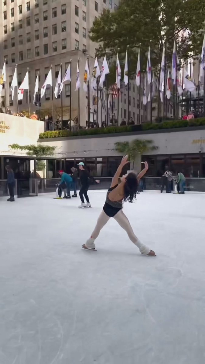 The Rink officially opens this Saturday! Who are you taking skating this season? Pick up your tickets here: (📸: @lizyoshikoschmidt)