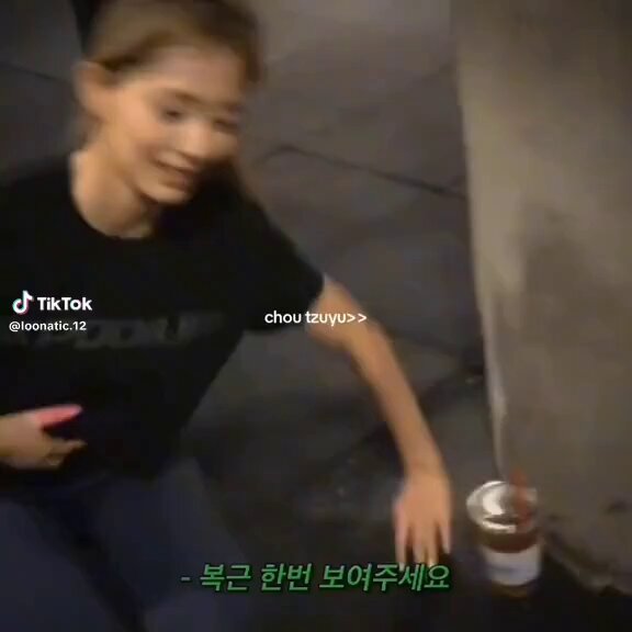 Head full of this Tzuyu 😫