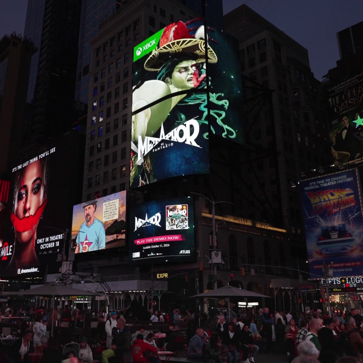 Caution to all Euchronians - there has been a human sighting in the middle of Times Square! ⚠️ 📍 New York City