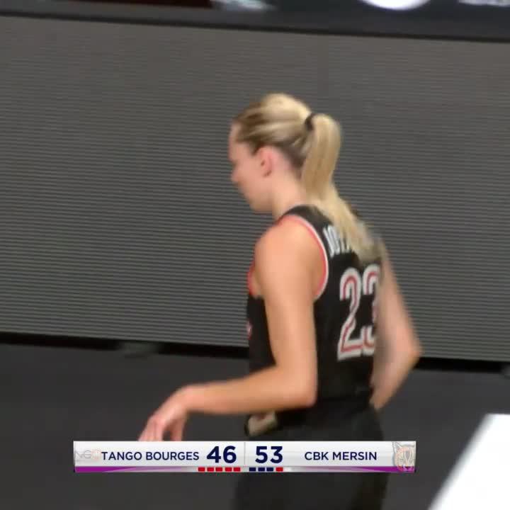 Marine finds Marine and nothing can go wrong 🔥 #EuroLeagueWomen