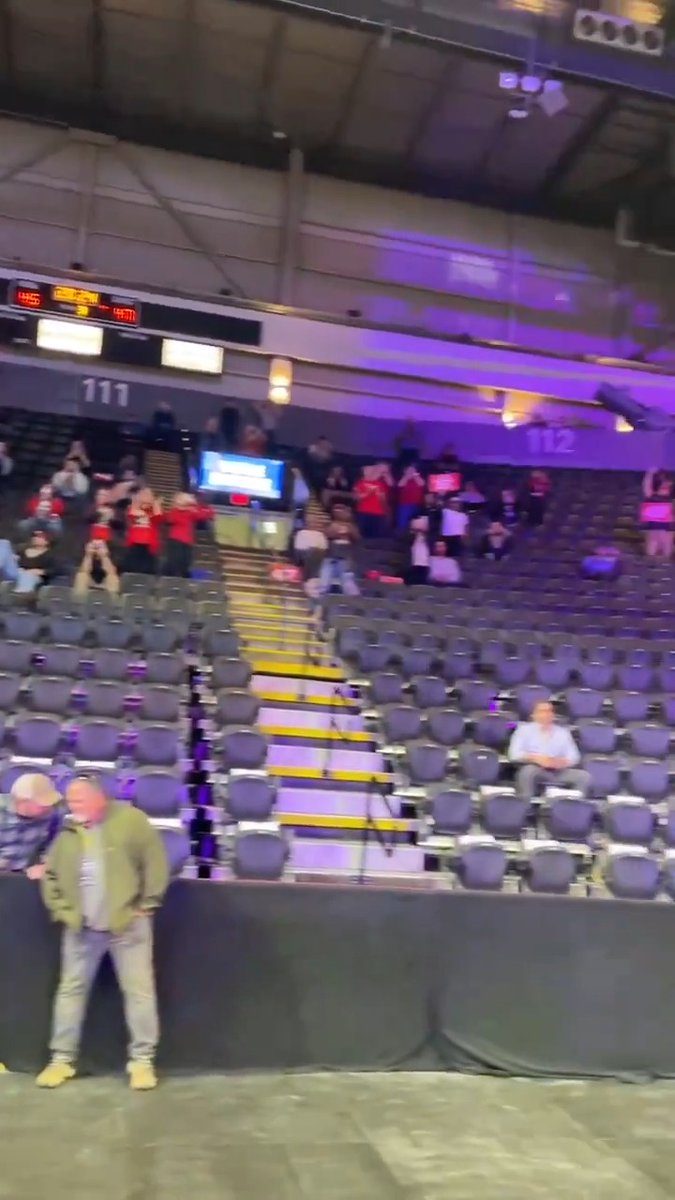 Trump takes the stage in Pennsylvania with a massive amount of empty seats