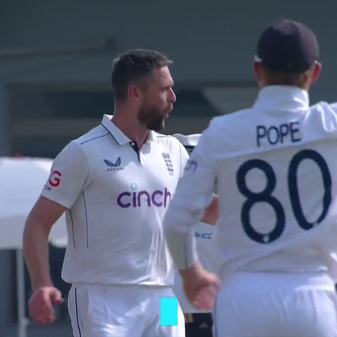 BOWLED HIM FIRST BALL! Chris Woakes bowls Abdullah Shafique with an absolute beauty 😍