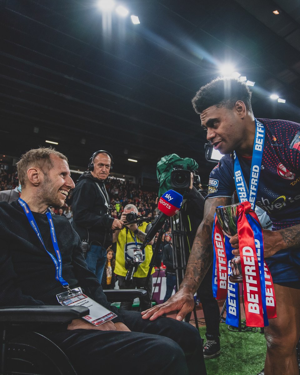 The Player of the Match in Saturday’s #GrandFinal will receive the first Rob Burrow Award 🥇 #SuperLeague