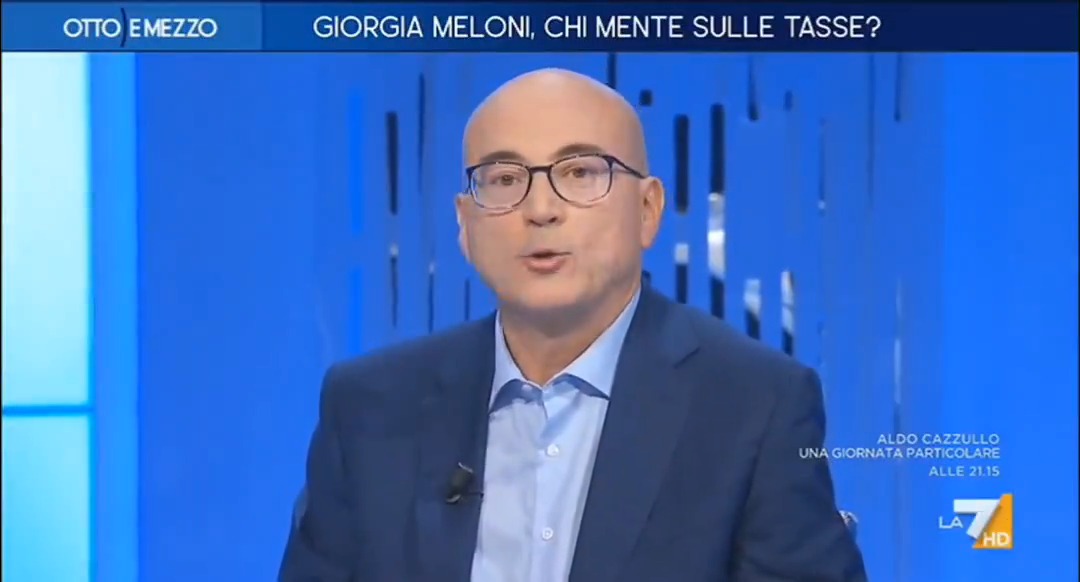 Cazzullo la tocca piano: "Salvini è il peggior ministro dei trasporti da quando hanno inventato la ruota. Sarebbe nel suo interesse occuparsi del suo mestiere e non fare la collezione di mostri sul prato di Pontida" #ottoemezzo