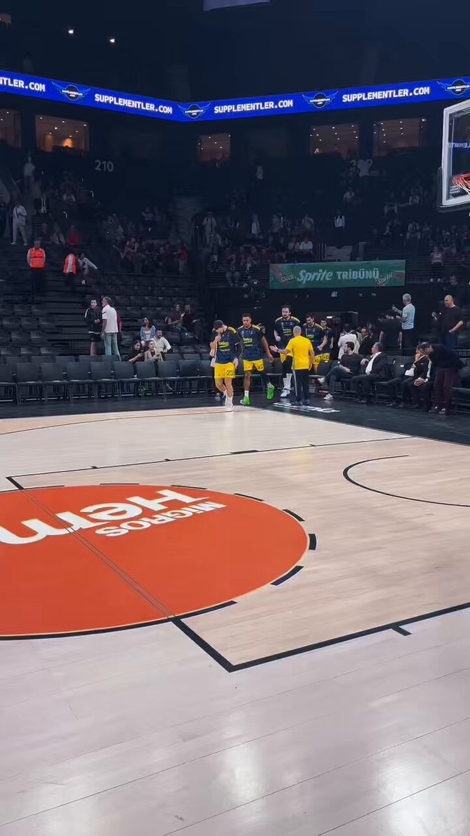 Parkedeyiz! #YellowLegacy #EuroLeague