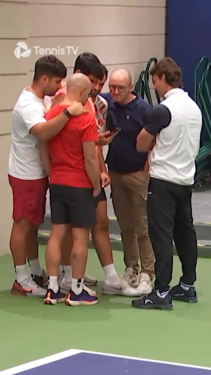 "Thanks to him I really wanted to become a professional tennis player" A beautiful moment as @CarlosAlcaraz and team watch Rafa's retirement video together in the gym in Shanghai 💙🥹