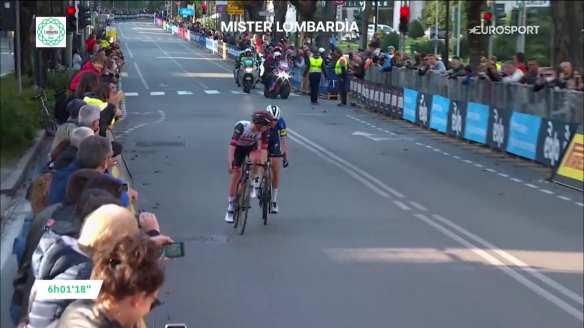 👑 Tadej Pogacar, 𝐫𝐞𝐲 𝐚𝐛𝐬𝐨𝐥𝐮𝐭𝐨 de #IlLombardia Su hat-trick consecutivo que lo eterniza antes de buscar su cuarta corona. 📺 Lo podrás ver este sábado de manera íntegra en Eurosport.es y @StreamMaxEs.