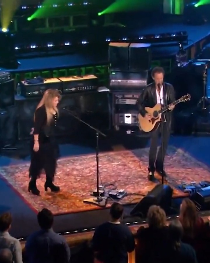 Stevie Nicks and Lindsey Buckingham’s iconic performance of “Never Going Back Again” 🤩 For more unforgettable performances and untold stories, watch AXS TV’s Fleetwood Mac Weekend all weekend long starting Saturday at 3p ET!
