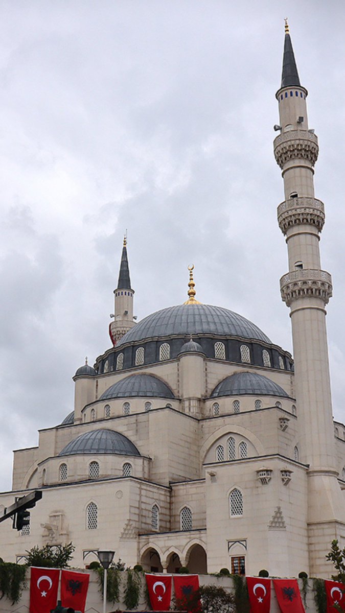 İlahi Ya Rabbi! Namazgah Camimizin minarelerinden kıyamete kadar ezan sesini eksik eyleme!