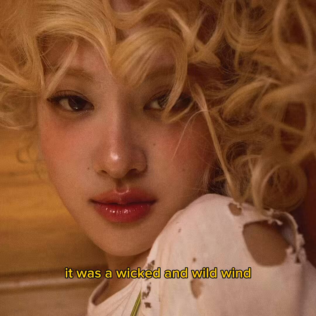 La voz de Rosé es lo más angelical que puedes escuchar, comenten 3 veces y den RT por Rosé ROSÉ VIVA LA VIDA OUT NOW #ROSÉ_VivaLaVidaOST