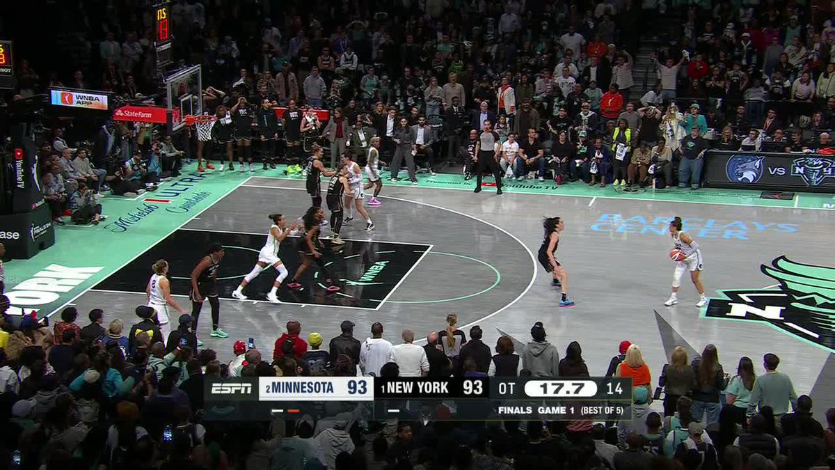 THE BUCKET FROM NAPHEESA THAT WON IT FOR THE LYNX 🔥 Minnesota up 1-0 in the WNBA Finals!