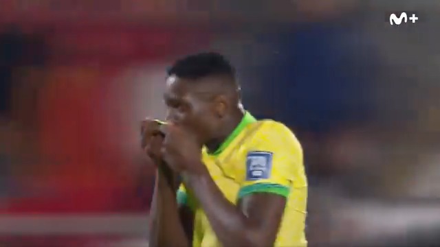 El golazo de Luiz Henrique para darle la victoria a Brasil. Qué futbolista.