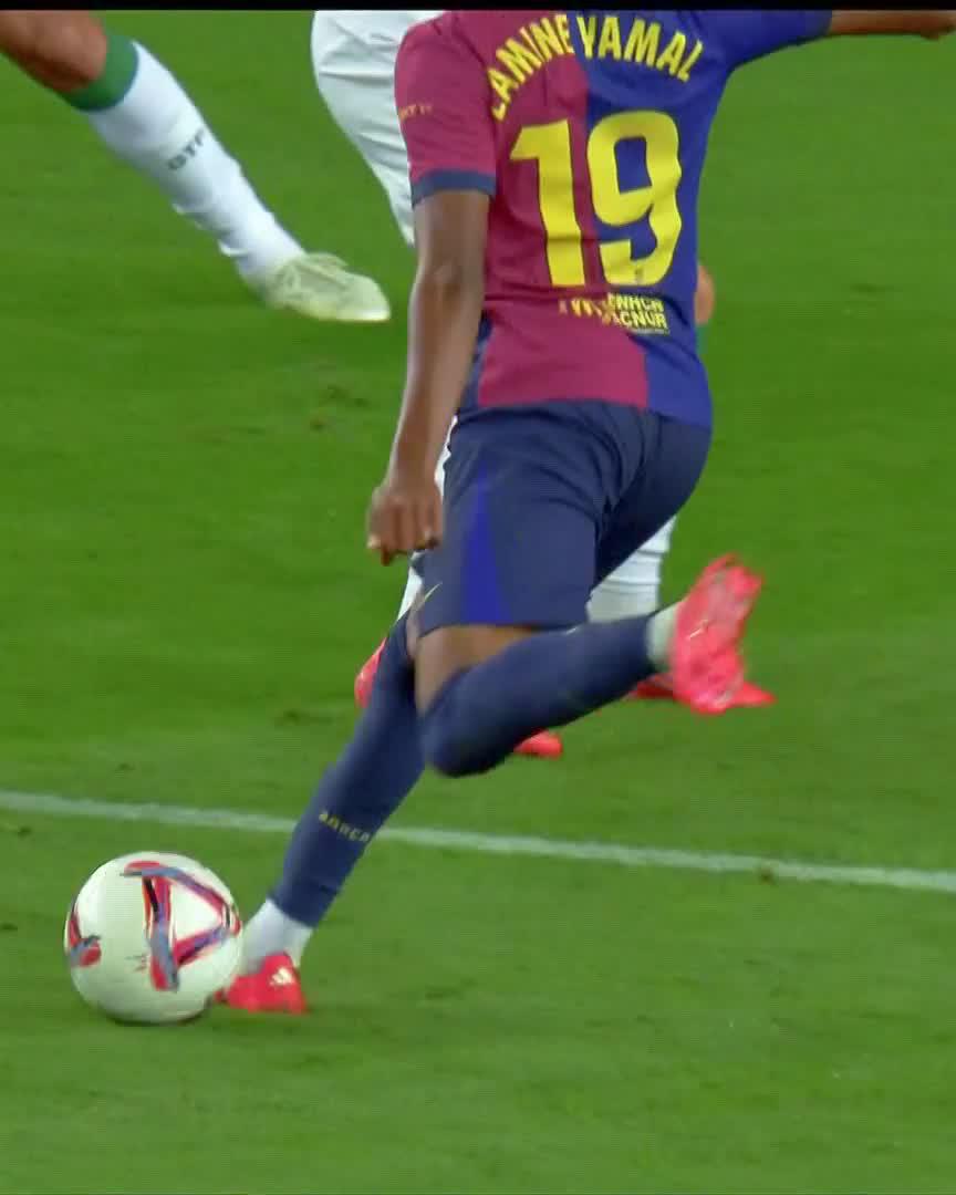 Volaré, oh-oh... 🎶 #LALIGAHighlights | David Soria Solís