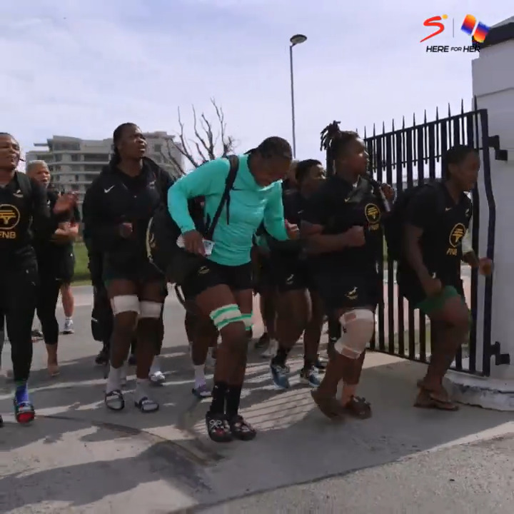 The Springbok Women arriving to yesterday's training 🗣️🇿🇦 This weekend is their final match of the season so don't miss it! #HereForHer | #WXV2